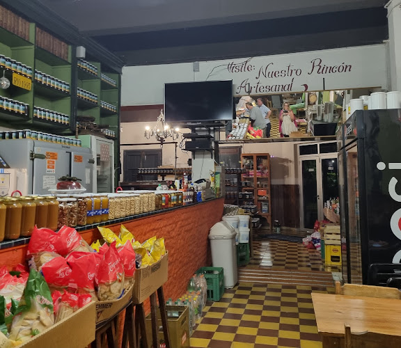 Hostal Punta Pueblo - Gastronomía y hostelería