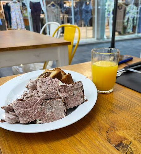 MENGANA CAFÉ RESTÓ (Paseo del Este)