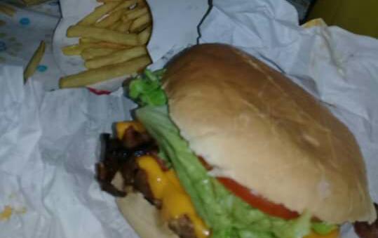 Opinii despre Burger House - Pizzería Hamburguesas en Toledo în Minas - Gastronomía y hostelería