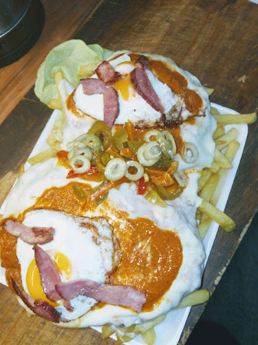 Lo de Raquel "Rotiseria sandwicheria pizzería y servicios de lunch" chivitería en general . - Gastronomía y hostelería