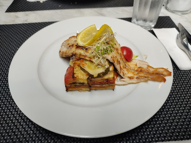 4W6V+F2R, Av. Alfredo Arocena, 11500 Montevideo, Departamento de Montevideo