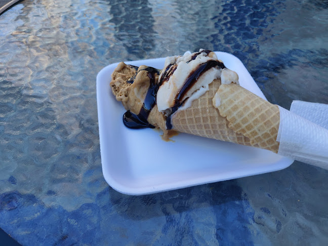 Comentarii opinii despre Heladería Artesanal y Cafetería Atlántida