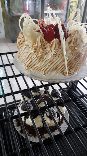 Comentarii opinii despre Panaderia Confiteria Sweet