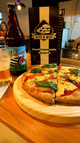 BLACK & WHITE PIZZERIA HAMBURGUESERIA - Trinidad
