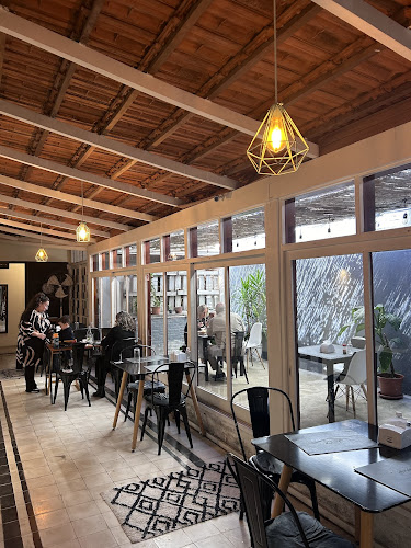 DOS 22 Restaurante - Gastronomía y hostelería