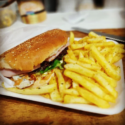 Casi La Esquina - Gastronomía y hostelería