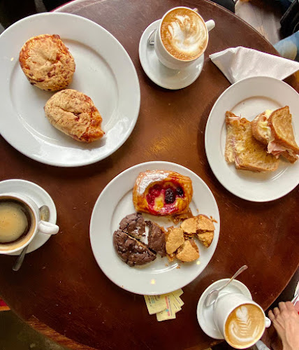 Picniquería | Cafetería | Panadería | Almuerzos & Comida Saludable