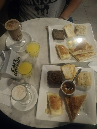 Opinii despre Café Tribunales (Plaza Cagancha) în Montevideo - Gastronomía y hostelería