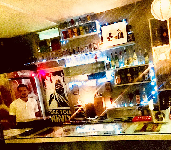 23W7+MF4, Av Francia y Lenzina, Av. Francisco Salazar, 20100 Punta del Este, Departamento de Maldonado