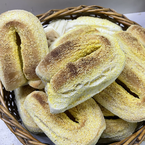 Opinii despre Panaderia y confiteria Ricolonia în Colonia del Sacramento - Gastronomía y hostelería