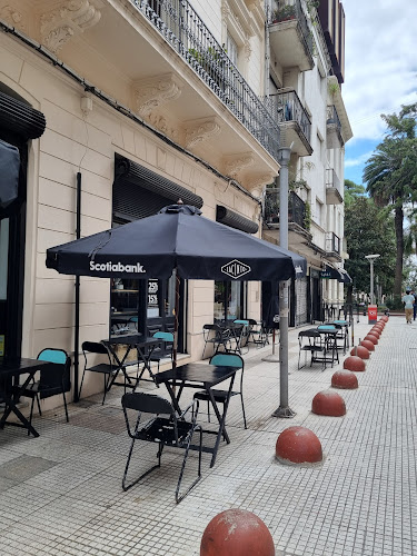 Sarandí 349, 11000 Montevideo, Departamento de Montevideo