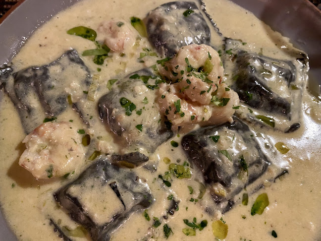 Las Pavas Restaurante & Bakery