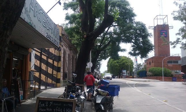 Artesanos Bar Restaurant - Gastronomía y hostelería