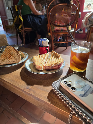 Opinii despre Albertine în Col. del Sacramento - Gastronomía y hostelería