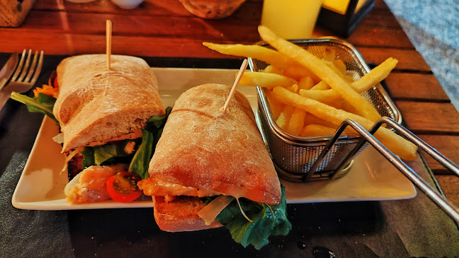 Opinii despre Boteco del diablo în Punta del Diablo - Gastronomía y hostelería