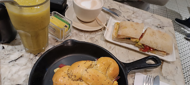 Av. Alfredo Arocena 1584, 11500 Montevideo, Departamento de Montevideo