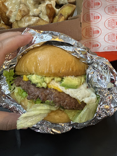 Opinii despre American Burgers 3 în Montevideo - Gastronomía y hostelería