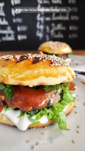 Comentarii opinii despre Aurora Food&Fashion Bistró