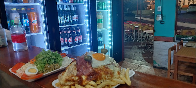 Toronto Pizzería y Chivitería - Montevideo