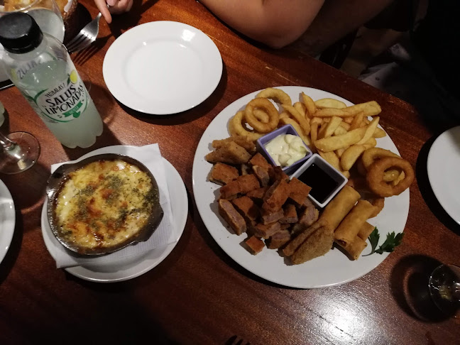 Opinii despre Cavern Restaurante în Salto - Gastronomía y hostelería