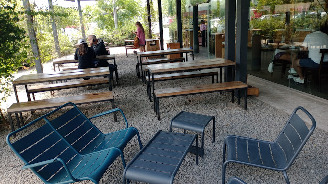 Picniquería | Cafetería | Panadería | Almuerzos & Comida Saludable