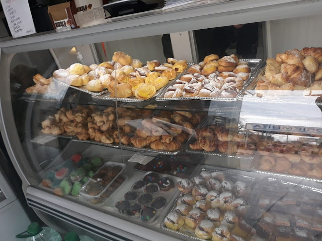 BIZCOCHERÍA Y ROTISERÍA HUGO - Gastronomía y hostelería