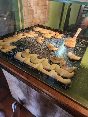 Opinii despre Medialunas Calentitas Solanas în Punta Ballena - Gastronomía y hostelería