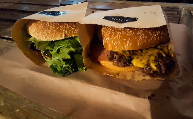 Comentarii opinii despre Betty's