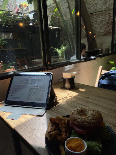 Comentarii opinii despre MACOCO Café