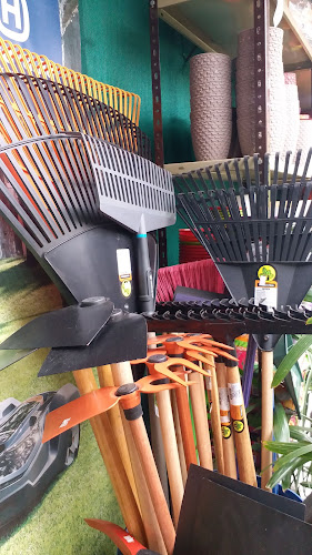 AGROPECUARIA y VIVERO CENTRO VERDE