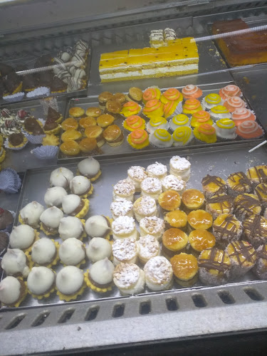 Panaderia Confiteria & Pizzeria San Cono - Gastronomía y hostelería