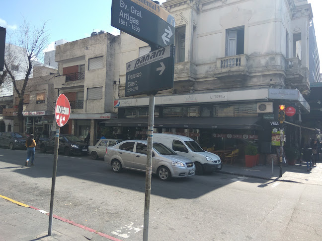 Opinii despre Barbacoa Bulevar Artigas în Montevideo - Gastronomía y hostelería