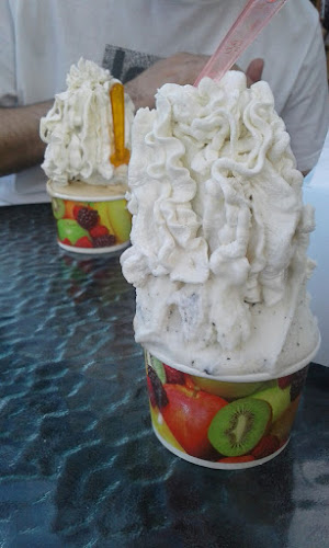 Comentarii opinii despre Heladería Cafeteria Artesanal (Mister Máquina)