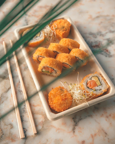 Kaiseki (sushi y poke bowls)