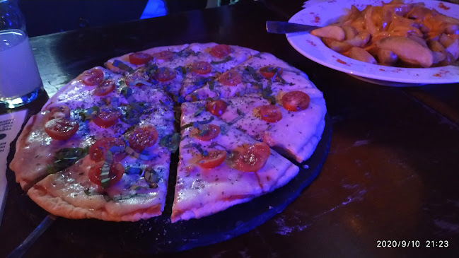 Opinii despre Bar Rock es la cultura în Montevideo - Gastronomía y hostelería