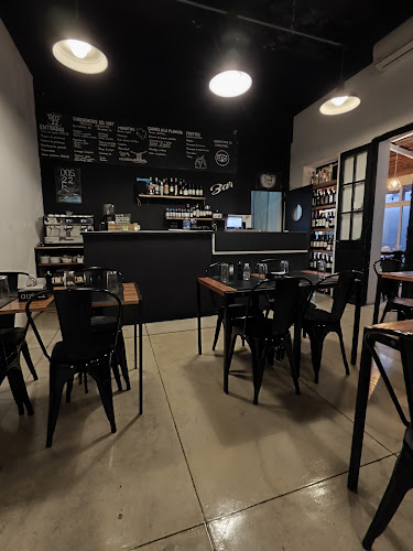 DOS 22 Restaurante - Gastronomía y hostelería