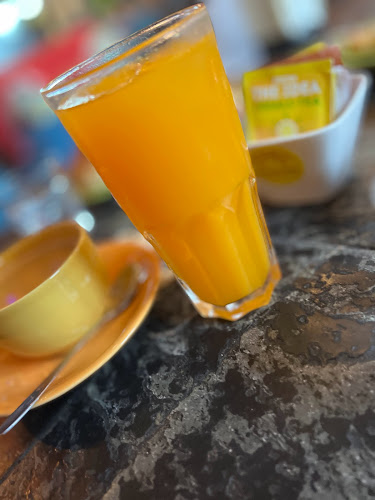 Medialunas Calentitas - La Barra