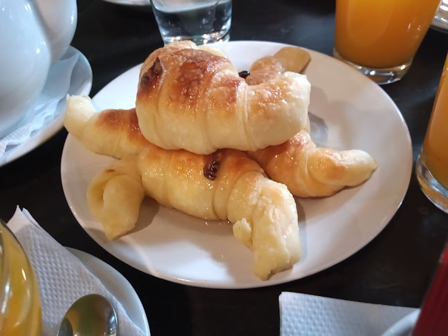 Opinii despre Medialunas Calentitas Solanas în Punta Ballena - Gastronomía y hostelería