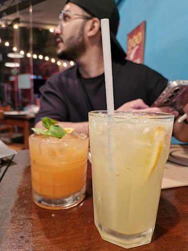 Soriano 1149, Héctor Gutiérrez Ruiz esq