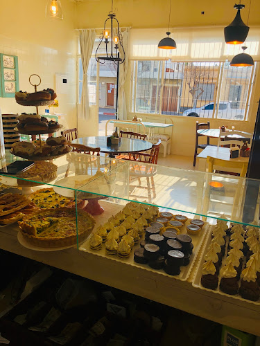 Opinii despre P&M Pastelería y Café în Artigas - Gastronomía y hostelería