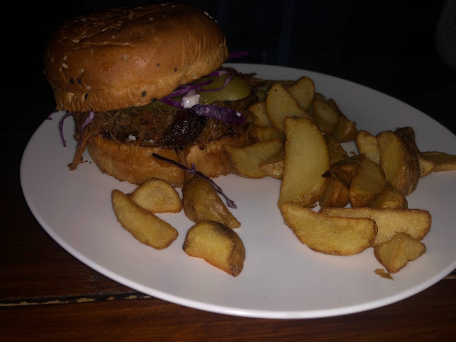 El Escondite Resto-Bar