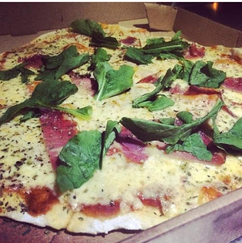 Ta Na Mesa Pizzería - Montevideo