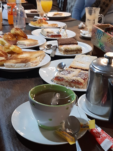 Dentro del Club Español, Av. 18 de Julio 1332, 11100 Montevideo, Departamento de Montevideo