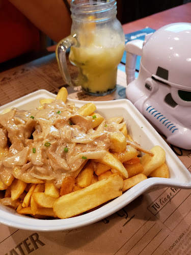 Soriano 1149, Héctor Gutiérrez Ruiz esq