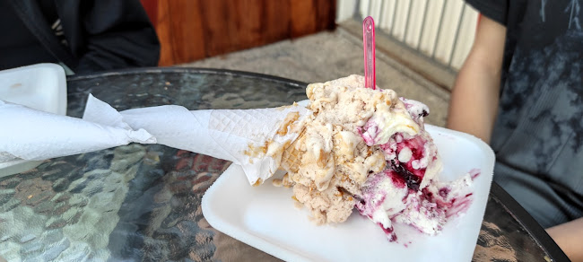 Heladería Cafeteria Artesanal (Mister Máquina)