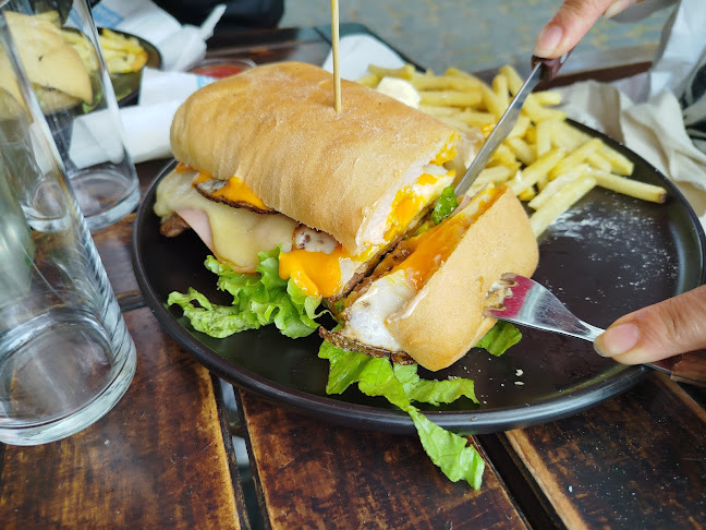 Manuel Lobo 350, Intendente Suarez Esq, 70000 Col. del Sacramento, Departamento de Colonia