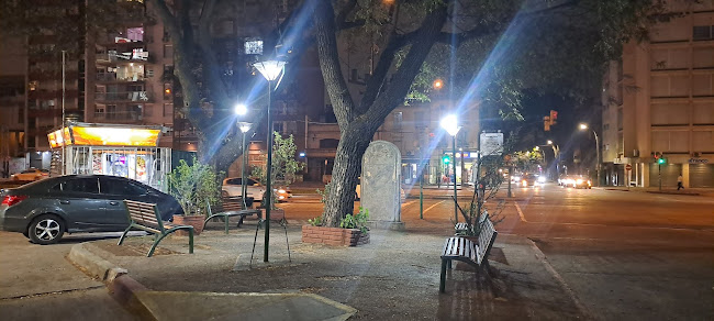 Opinii despre Hamburguesería Tres Cruces în Montevideo - Gastronomía y hostelería