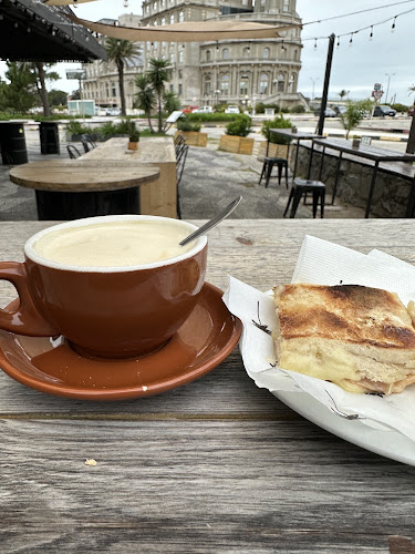 Opinii despre La Isla Café în Montevideo - Gastronomía y hostelería