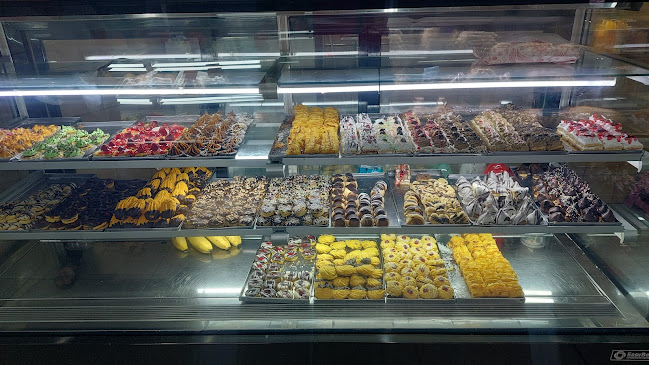 Panadería y Confitería Calo - Gastronomía y hostelería