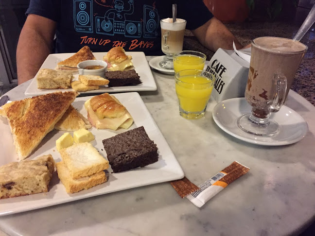 Café Tribunales (Plaza Cagancha)